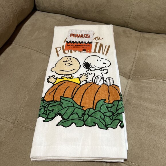 Peanuts Other - Peanuts Snoopy Charlie Brown Set If 2 Kitchen Towels “Hello Pumpkin “